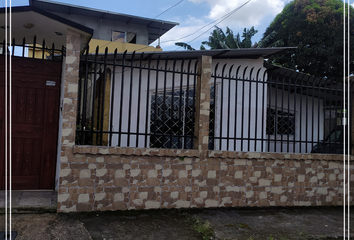 Casa en  De Los Incas, Santo Domingo, Ecuador