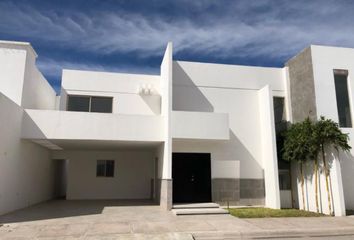 Casa en fraccionamiento en  Hacienda San José, Residencial Hacienda El Rosario, Torreón, Coahuila De Zaragoza, México