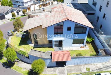 Casa en  Batan Alto, Quito, Ecuador