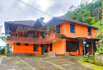 Casa en  Heliconia, Antioquia, Colombia