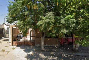 Casa en  Calle De Las Gladiolas 541, Bugambilias, Gómez Palacio, Durango, México