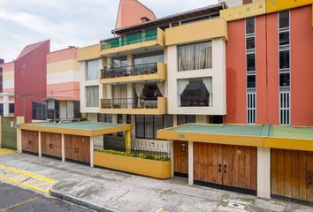 Terreno Comercial en  Av. Gaspar De Villaroel & José Manuel Abascal, Quito, Ecuador