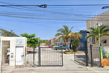 Casa en fraccionamiento en  Calzada Tierra Maya, Cancún, Quintana Roo, México
