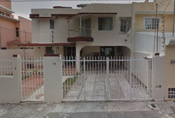 Casa en  Calle Ciprés Sm 43, Cancún, Quintana Roo, México