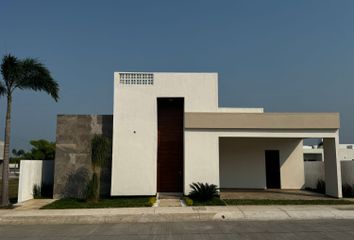 Casa en  Fraccionamiento Rio Del Dorado, Córdoba, Km 115, Boca Del Río, Veracruz, México