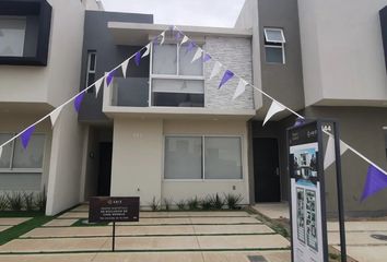 Casa en fraccionamiento en  Capital Norte, Avenida Guadalajara, Hogares De Nuevo México, Zapopan, Jalisco, México