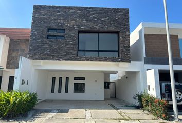 Casa en fraccionamiento en  Fraccionamiento Lomas De La Rioja, Veracruz, México