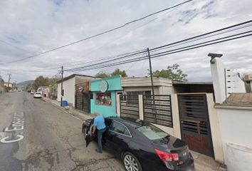 Casa en  Calle Ensenada, Colinas Del Cuchuma, Tecate, Baja California, México