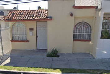 Casa en  Calzada De Las Lágrimas 533, Lomas De San Pedrito, Santiago De Querétaro, Querétaro, México