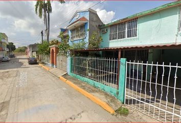 Casa en  Flor De Verónica, Gaviotas Norte Sector Popular, Villahermosa, Tabasco, México