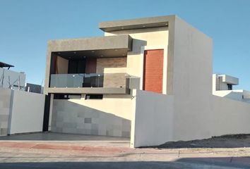 Casa en fraccionamiento en  Fraccionamiento Residencial Lombardia, Irapuato, Guanajuato, México