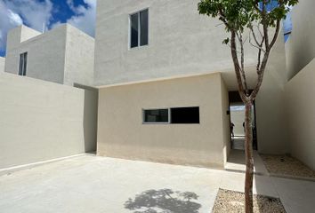 Casa en fraccionamiento en  Vitúa Residencial, Calle 10 Entre Calle 33b, Gran San Pedro Cholul, Sitpach, Yucatán, México