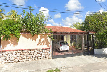 Casa en  Calle 39, Montealbán, Mérida, Yucatán, México