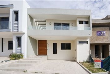 Casa en fraccionamiento en  Prolongación Río Blanco 1900, Argenta Mirador Residencial, Jardines Del Vergel, Zapopan, Jalisco, México