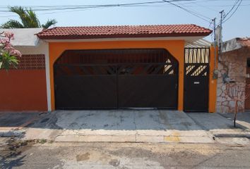 Casa en fraccionamiento en  Montura 11, Hípico, Veracruz, México