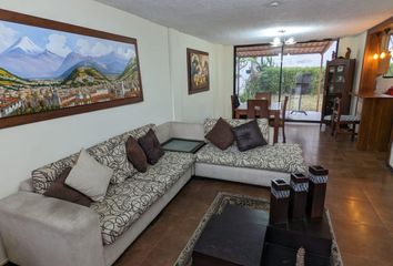 Casa en  Charles Darwin 42, Quito 170801, Ecuador