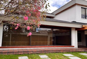 Casa en  Amazonas Y El Inca, Av. Río Amazonas, Quito 170138, Ecuador