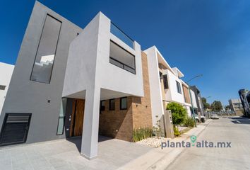 Casa en  Nobel Residencial, Recta A Cholula, Santiago Momoxpan, Exhacienda Santa Teresa, San Andrés Cholula, Puebla, México