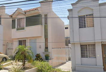 Casa en  Fraccionamiento Golfo De Tehuantepec, Misión De Las Villas, 66369 Ciudad Santa Catarina, Nuevo León, México