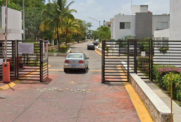 Casa en fraccionamiento en  Los Olivos, Playa Del Carmen, Quintana Roo, México