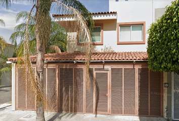 Casa en  Calle Rinconada Del Camichín 1916, Real De Valdepeñas, Zapopan, Jalisco, México