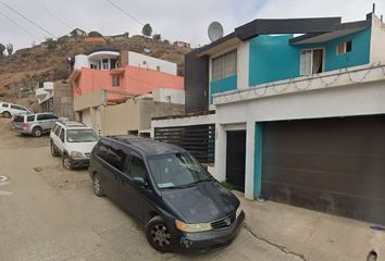 Casa en  Bugambilias, Las Flores, Ensenada, Baja California, México