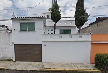 Casa en  Xinantécatl, 52169 Metepec, México, México