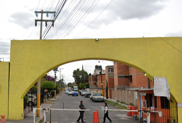 Casa en fraccionamiento en  Avenida Hacienda De Las Rosas, Arcos De Tultepec, Santiago Teyahualco, Estado De México, México