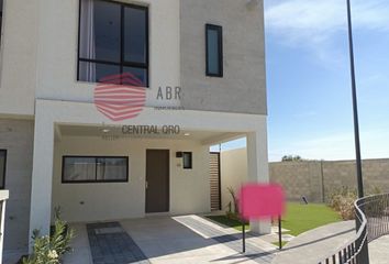 Casa en  Alleza Mirador, Prolongación Constituyentes Oriente, Santiago De Querétaro, Querétaro, México