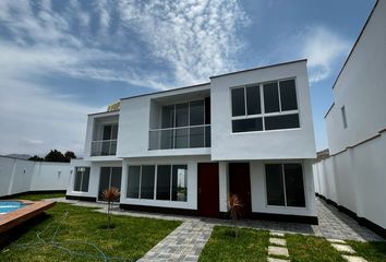 Casa de playa en  Playa Chocalla, Asia, Perú