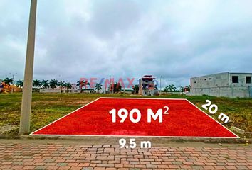 Terreno Comercial en  Urbanización Zhara, Avenida General Gallardo, Pasaje, Ecuador