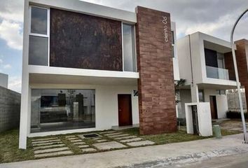 Casa en  Madeleine Residencial, Campos Eliseos, Zona Plateada, Pachuca De Soto, Estado De Hidalgo, México