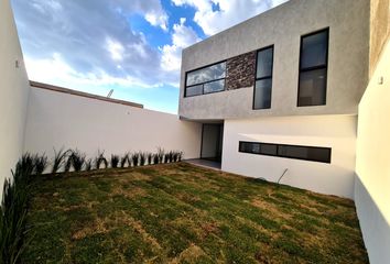 Casa en fraccionamiento en  Lomalta Tres Marías, Morelia, Michoacán, México