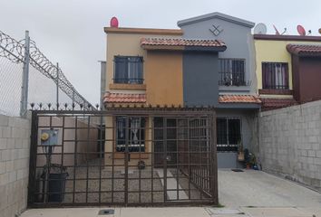 Casa en condominio en  Calle Violeta, Villa Del Cedro 2, Quinta Del Cedro, Tijuana, Baja California, 22666, Mex