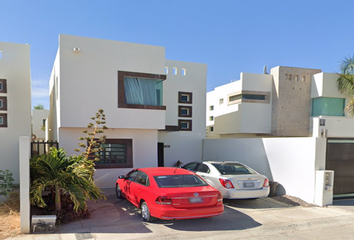 Casa en  Av La Cima 303, Fraccionamiento La Cima, La Paz, Baja California Sur, México