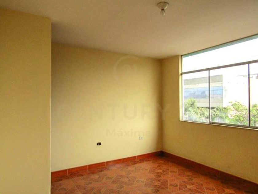 Casa en venta Av. Central 383, Los Olivos, Perú