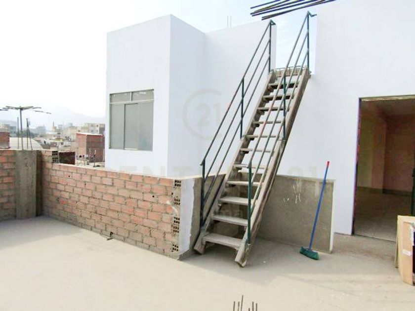 Casa en venta Av. Central 383, Los Olivos, Perú