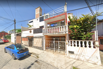 Casa en  Avenida Central, Villareal, Jalapa, Veracruz, México