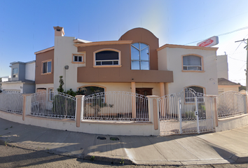 Casa en  Valle Dorado, Ensenada