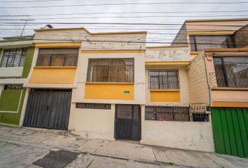 Casa en  Misael De Velasco, Quito, Ecuador