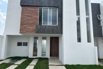 Casa en fraccionamiento en  Calle 15 Poniente 117, Barrio De Santa Maria Xixitla, Cholula, Puebla, México