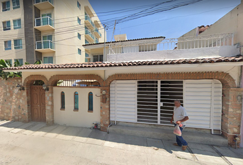 Casa en  María Montessori, Tabachines, Puerto Vallarta, Jalisco, México