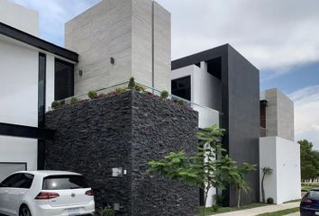 Casa en  Lomas Punta Del Este Residencial, Boulevard Juan Alonso De Torres Poniente, Lomas Punta Del Este, León, Guanajuato, México