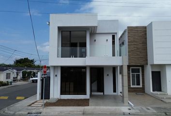 Casa en  Urbanización San Antonio, Unnamed Road, Samborondón, Ecuador