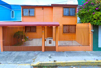 Casa en  Jardines De Morelos Sección Bosques, Ecatepec De Morelos