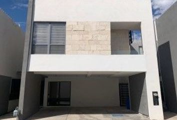 Casa en fraccionamiento en  Abitalia Residencial, Calle Camino A Escudero, Juárez, Chihuahua, México
