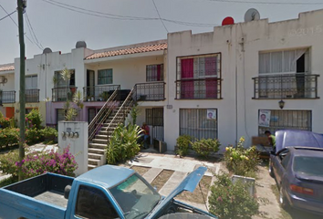 Casa en fraccionamiento en  Circuito Playa De Oro, Los Tamarindos, Ixtapa, Jalisco, México