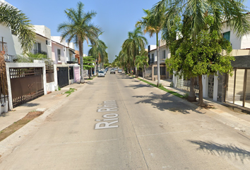 Casa en  Río Rhin, Fovissste 100, Fluvial Vallarta, 48312 Puerto Vallarta, Jalisco, México