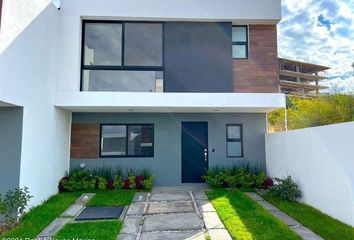 Casa en fraccionamiento en  Paseo De Las Pitahayas, Zibata, Zona Biznaga, Zibata, Condominio Ceiba, El Marqués, Querétaro, 76269, Mex