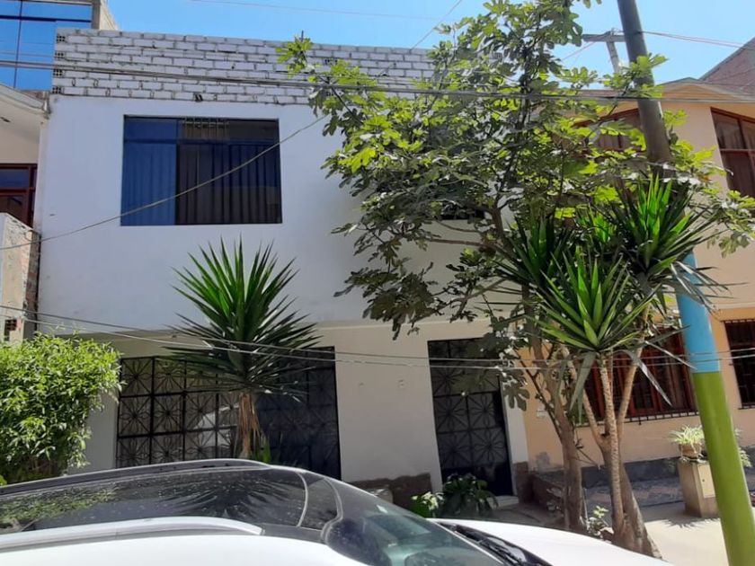 Casa en venta Los Olivos, Lima